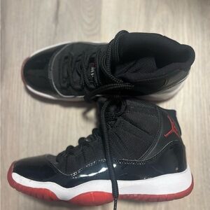 Nike Air Jordan 11 Retro 2019 Size 5Y